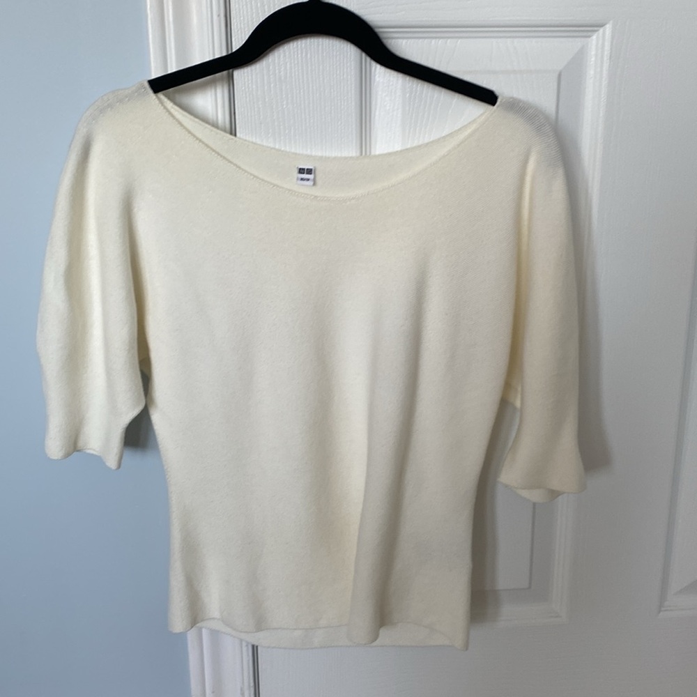 Uniqlo 3D cotton volume sleeve sweater